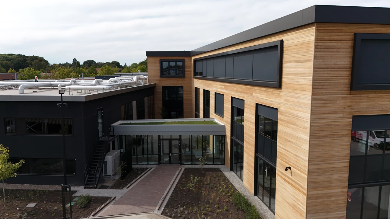 Alubond Kaders Swietelsky Oirschot Compal Emmen 3